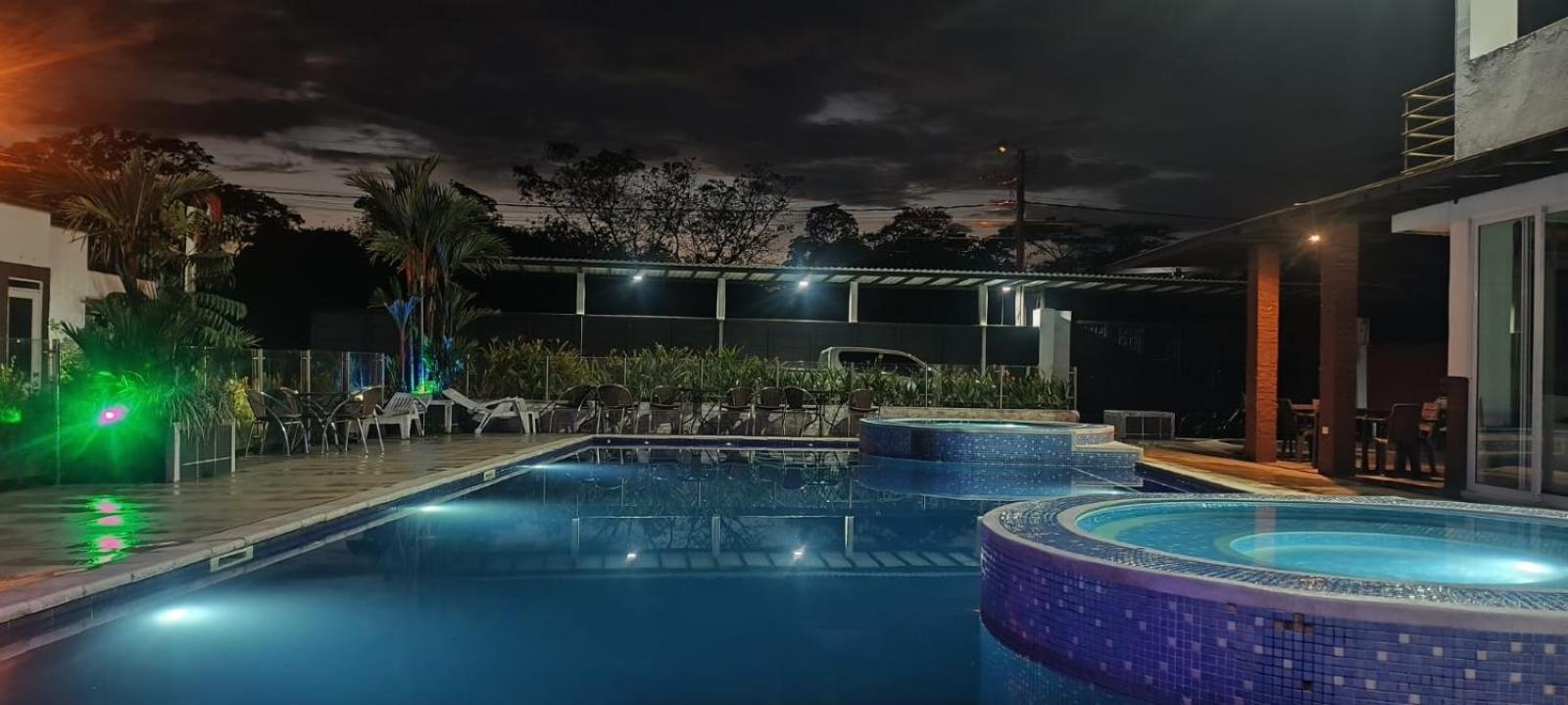 Hotel La Quinta บิยาบิเซนซิโอ ภายนอก รูปภาพ